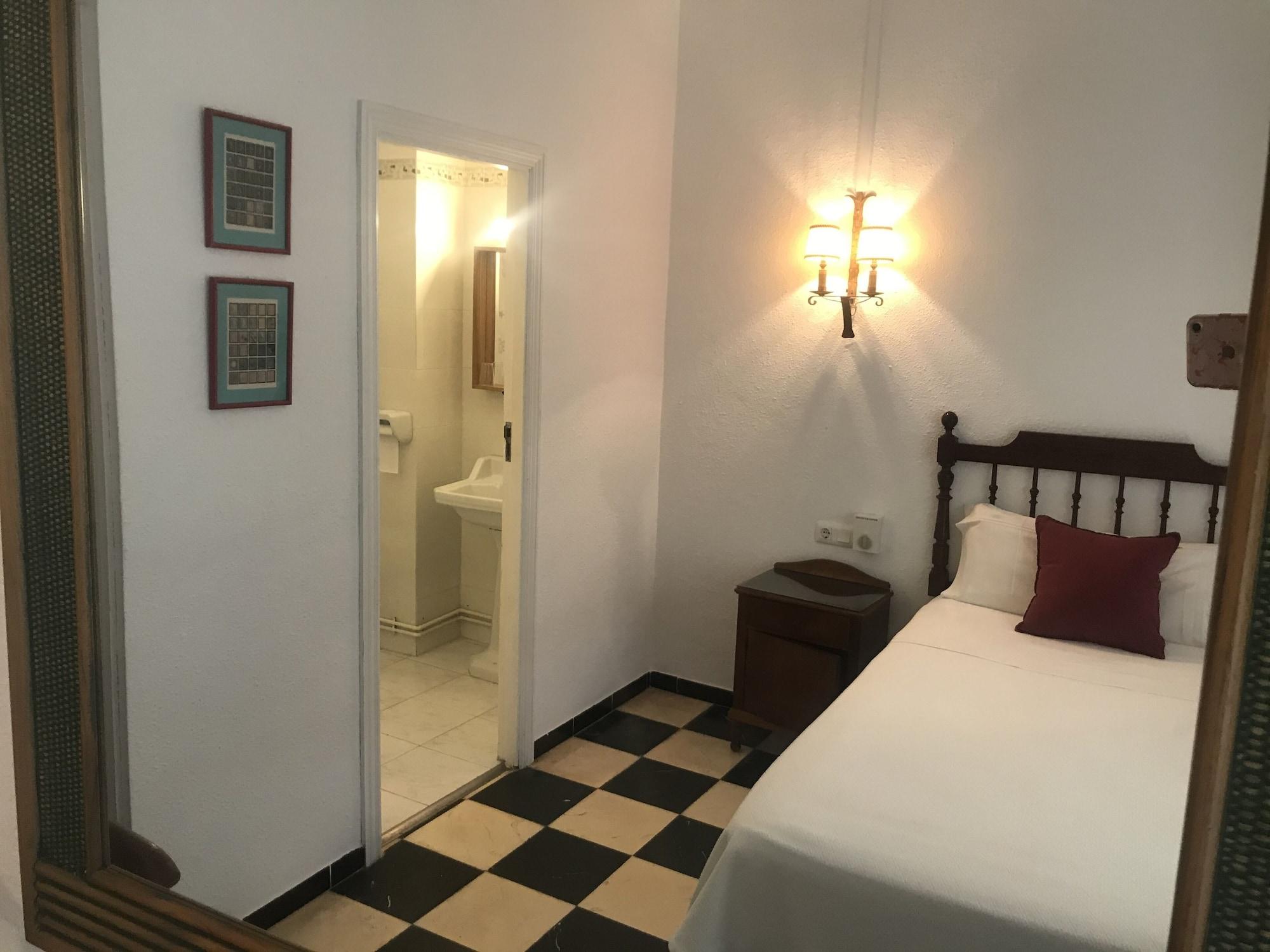 Hostal Cas Bombu Кала Ратхада Екстериор снимка
