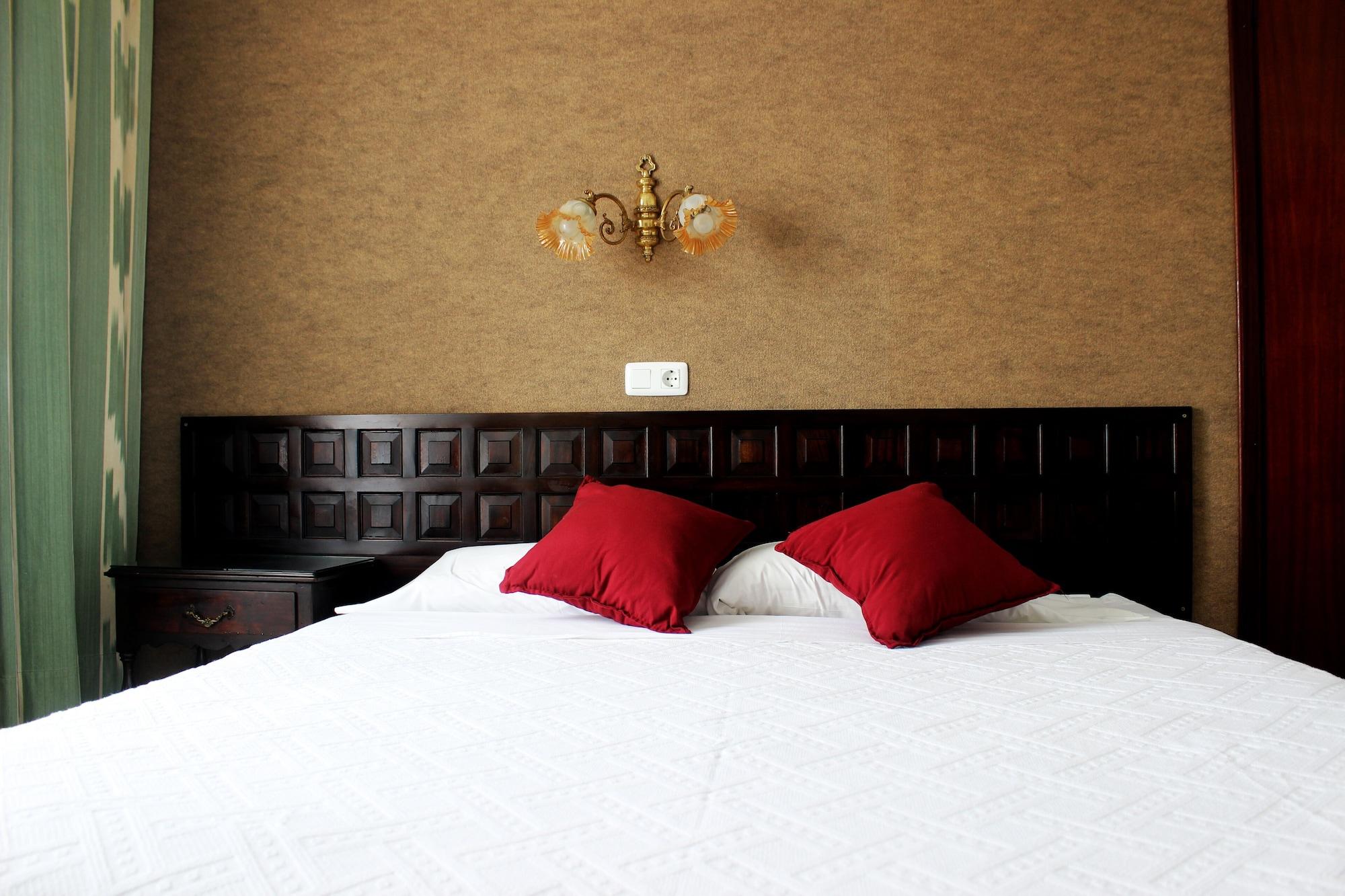 Hostal Cas Bombu Кала Ратхада Екстериор снимка