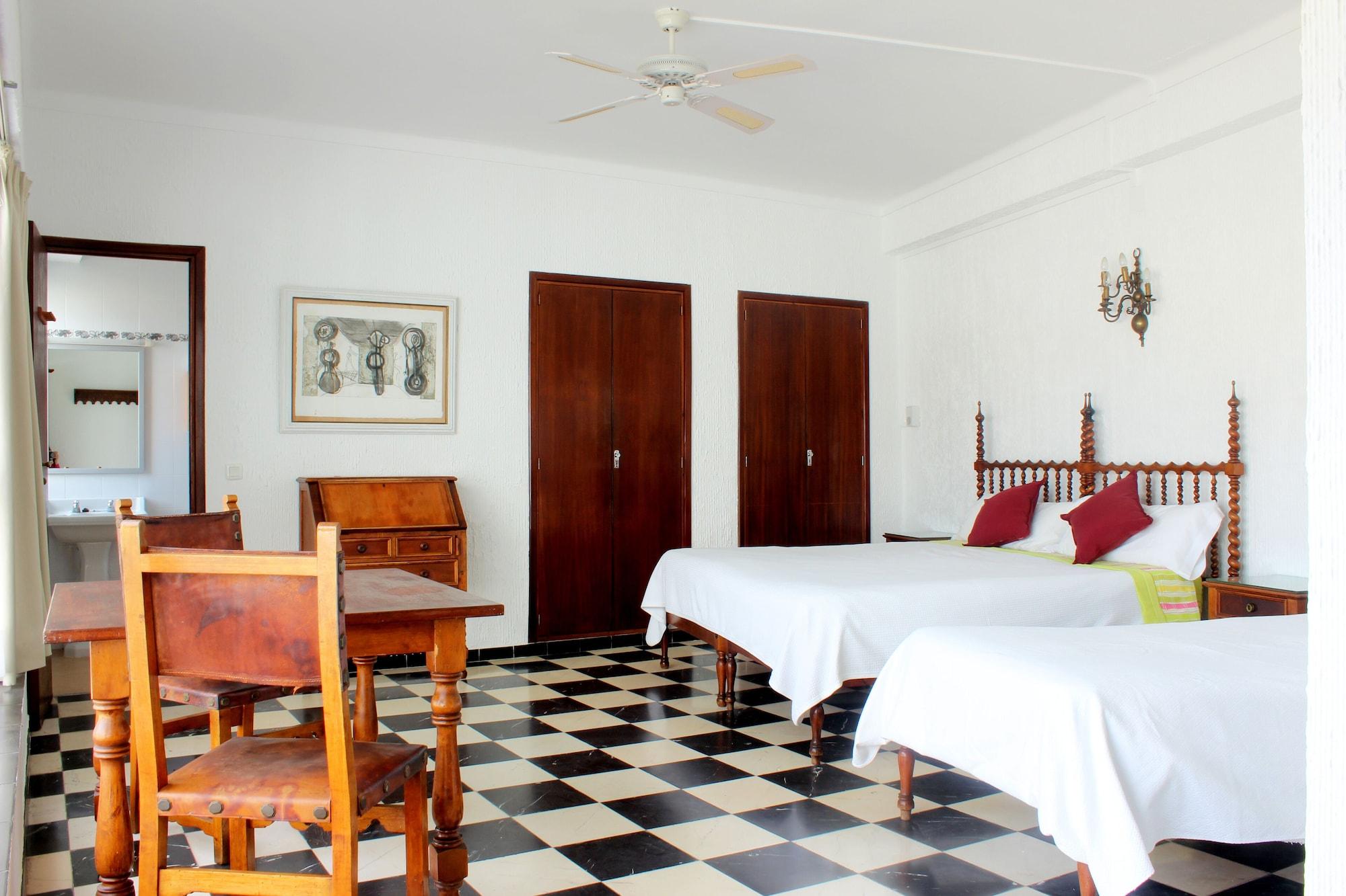 Hostal Cas Bombu Кала Ратхада Екстериор снимка