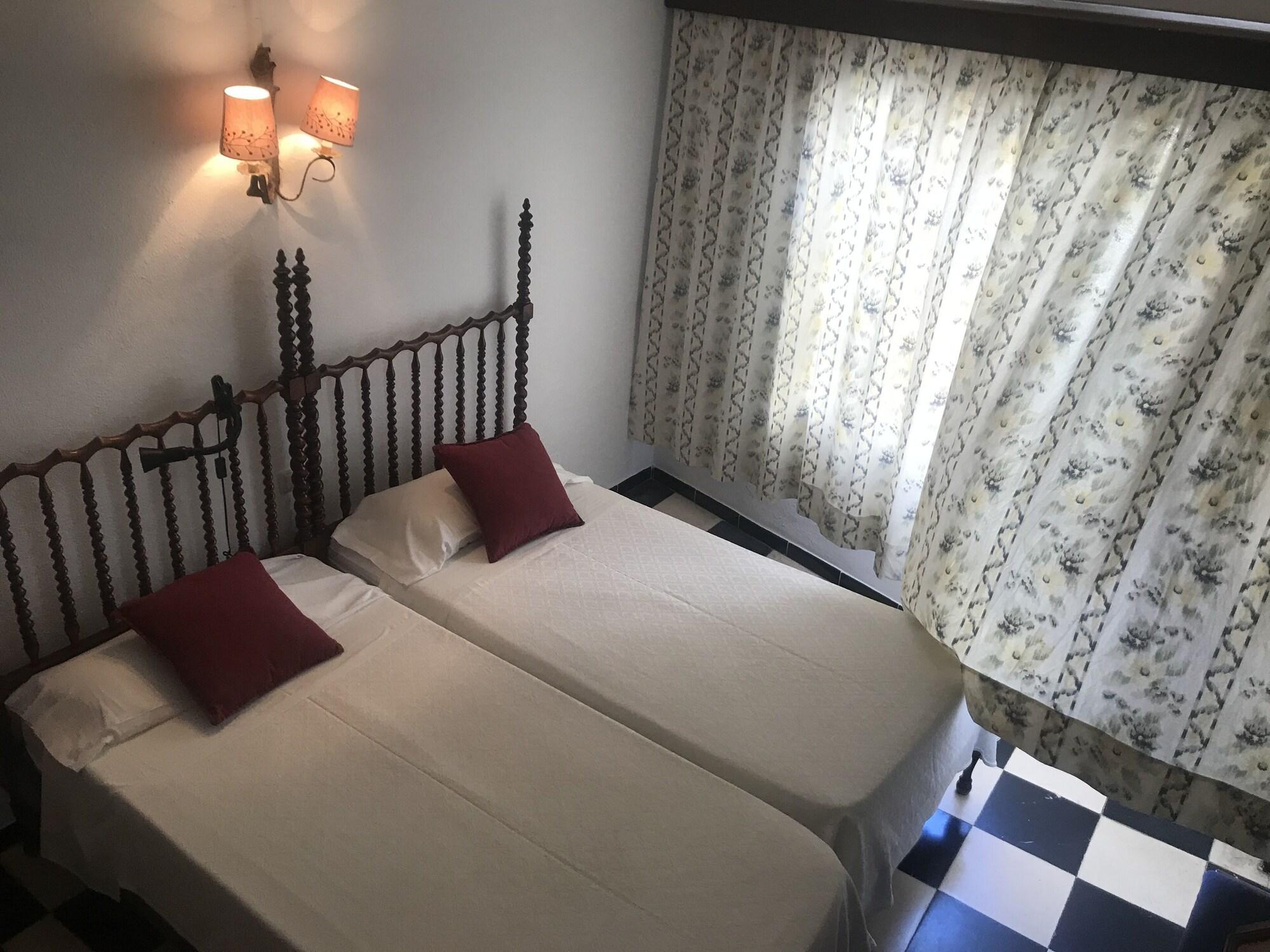 Hostal Cas Bombu Кала Ратхада Екстериор снимка