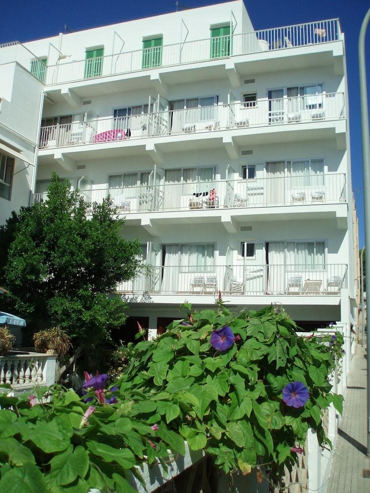 Hostal Cas Bombu Кала Ратхада Екстериор снимка