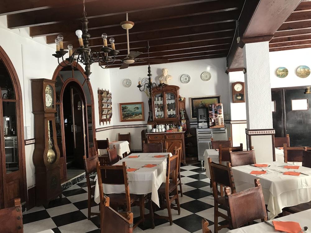 Hostal Cas Bombu Кала Ратхада Екстериор снимка