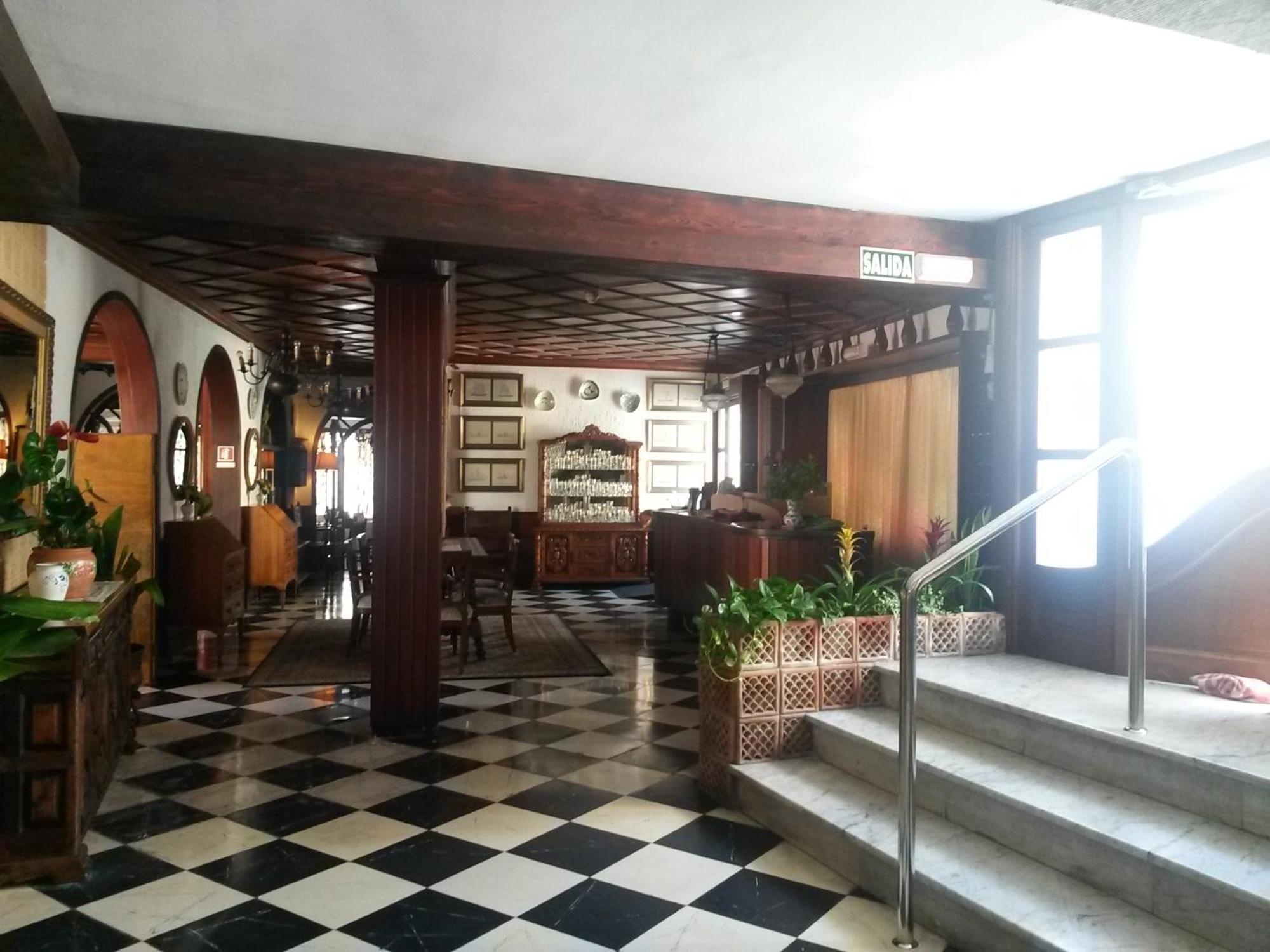 Hostal Cas Bombu Кала Ратхада Екстериор снимка