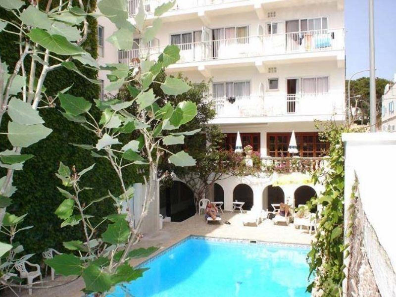 Hostal Cas Bombu Кала Ратхада Екстериор снимка