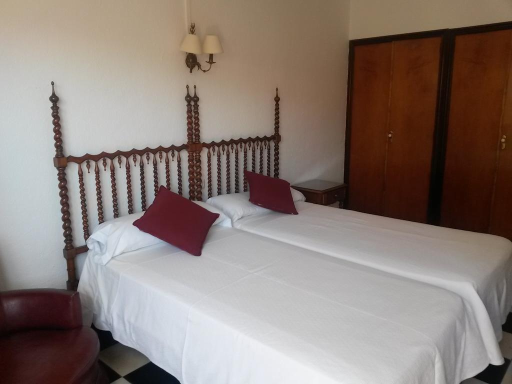 Hostal Cas Bombu Кала Ратхада Екстериор снимка