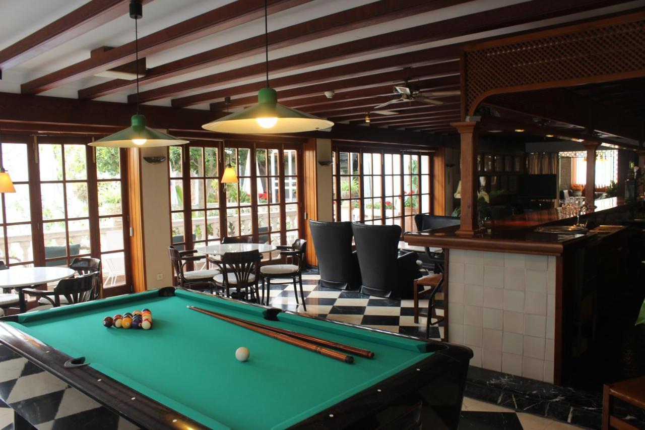 Hostal Cas Bombu Кала Ратхада Екстериор снимка